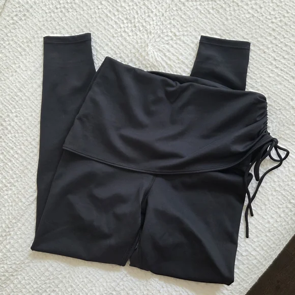 Knix Studio Leggings - Picture 6 of 7